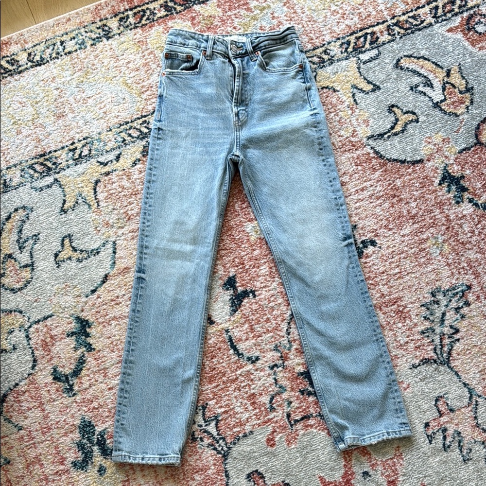 Zara Straight Leg Women’s Jeans